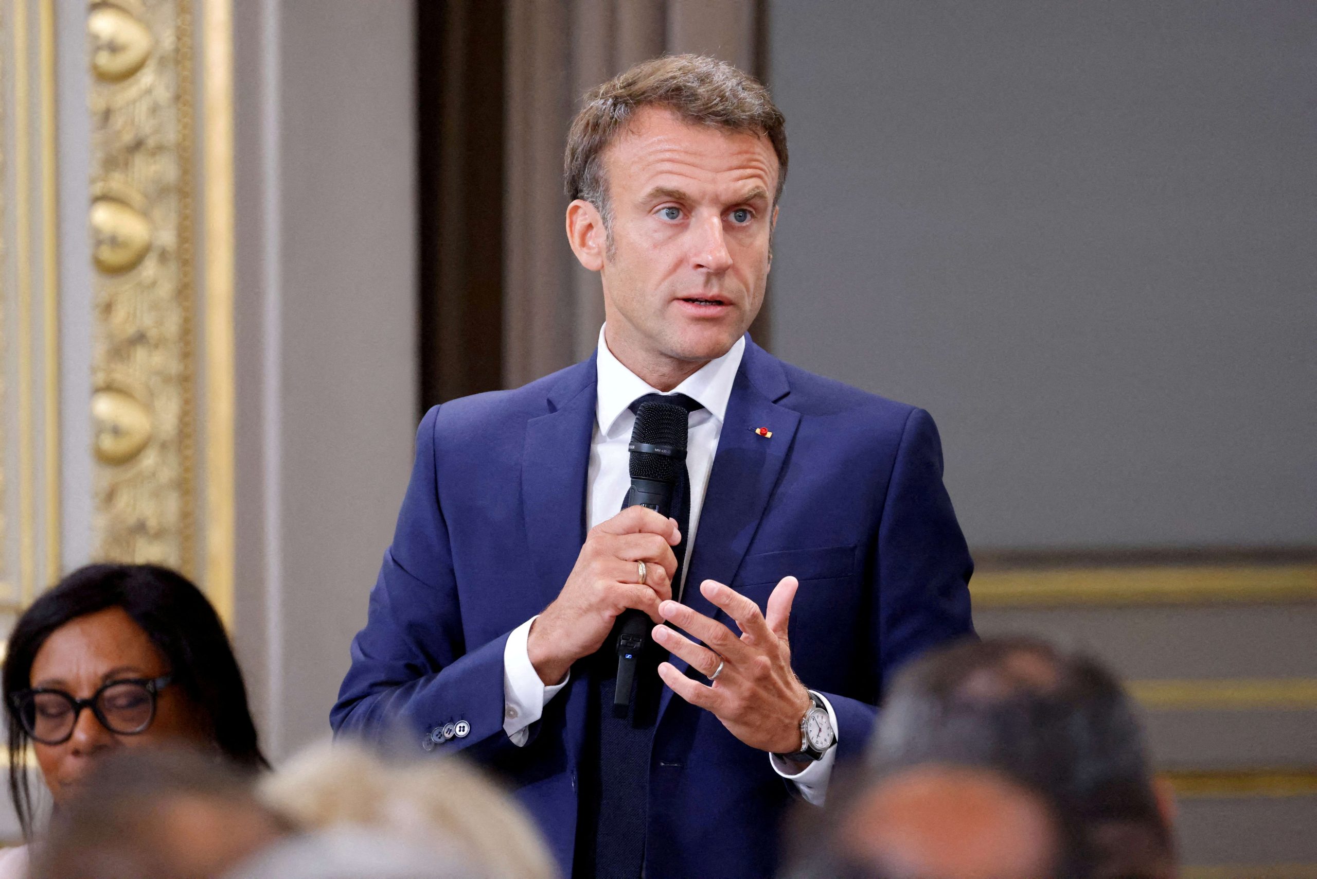 France sets under-15 social media ban from September